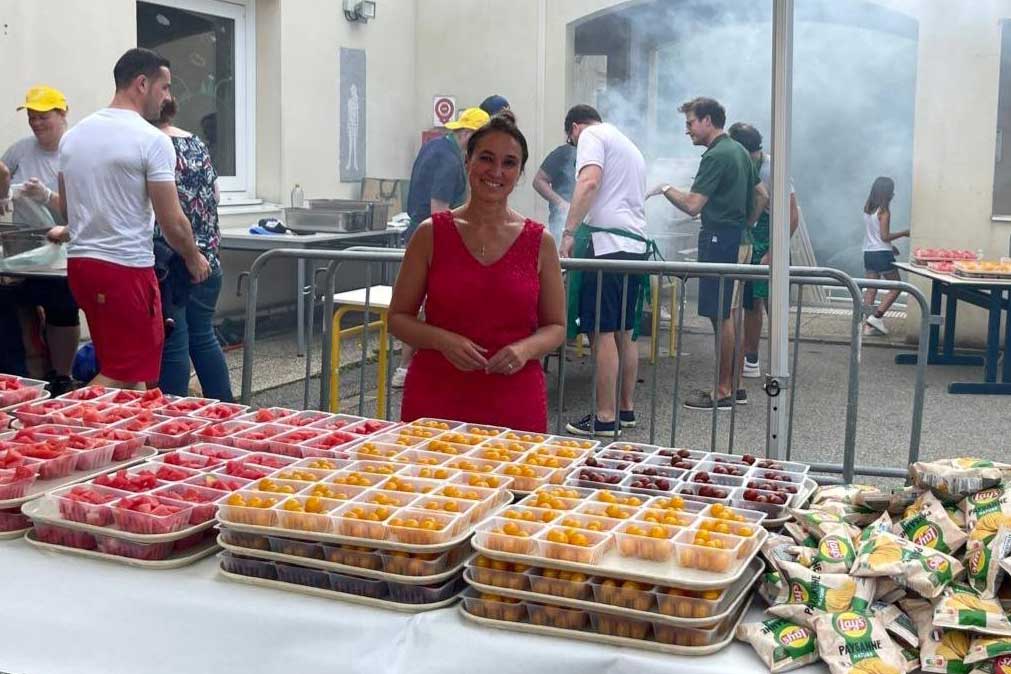 stands alimentaires - fête du groupe scolaire SLNDBA